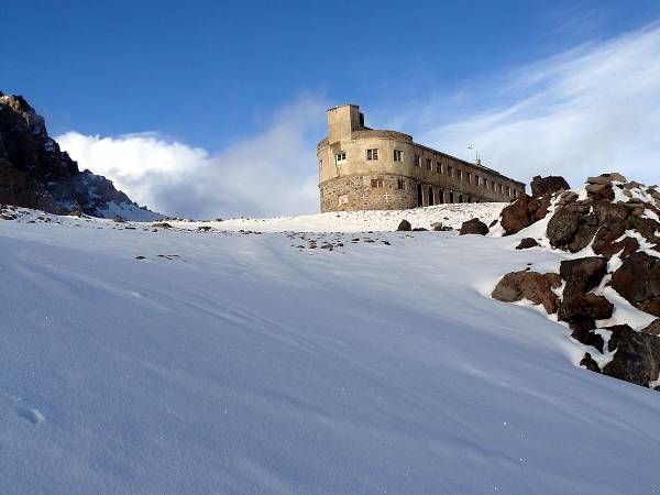 Kazbegi-meteostanice © Lenka Kolářová Jirka Vodsloň  