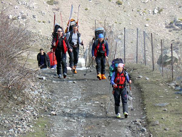Kazbegi-meteostanice © Lenka Kolářová Jirka Vodsloň  